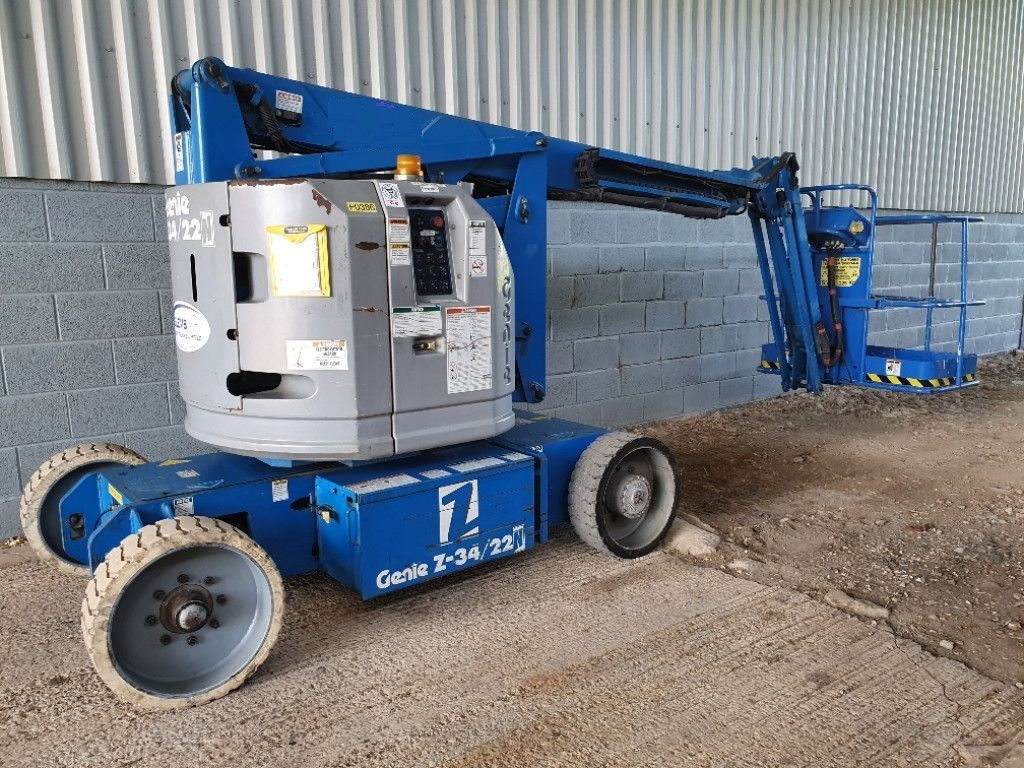 1997 Genie Z-34/22N Access Platform