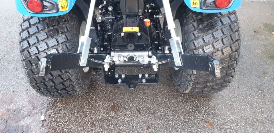 New Holland Boomer 25 Compact Tractor