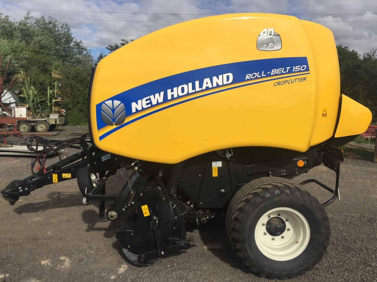 2015 New Holland Roll-Belt 150 CropCutter Baler